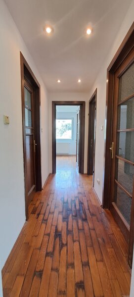 Brancoveanu - Alunisului, 3 camere 98 mp, centrala, parcare + depozitare